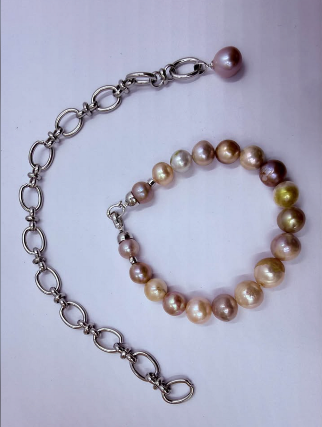 Chameleon Minimal Baroque Pearl Choker