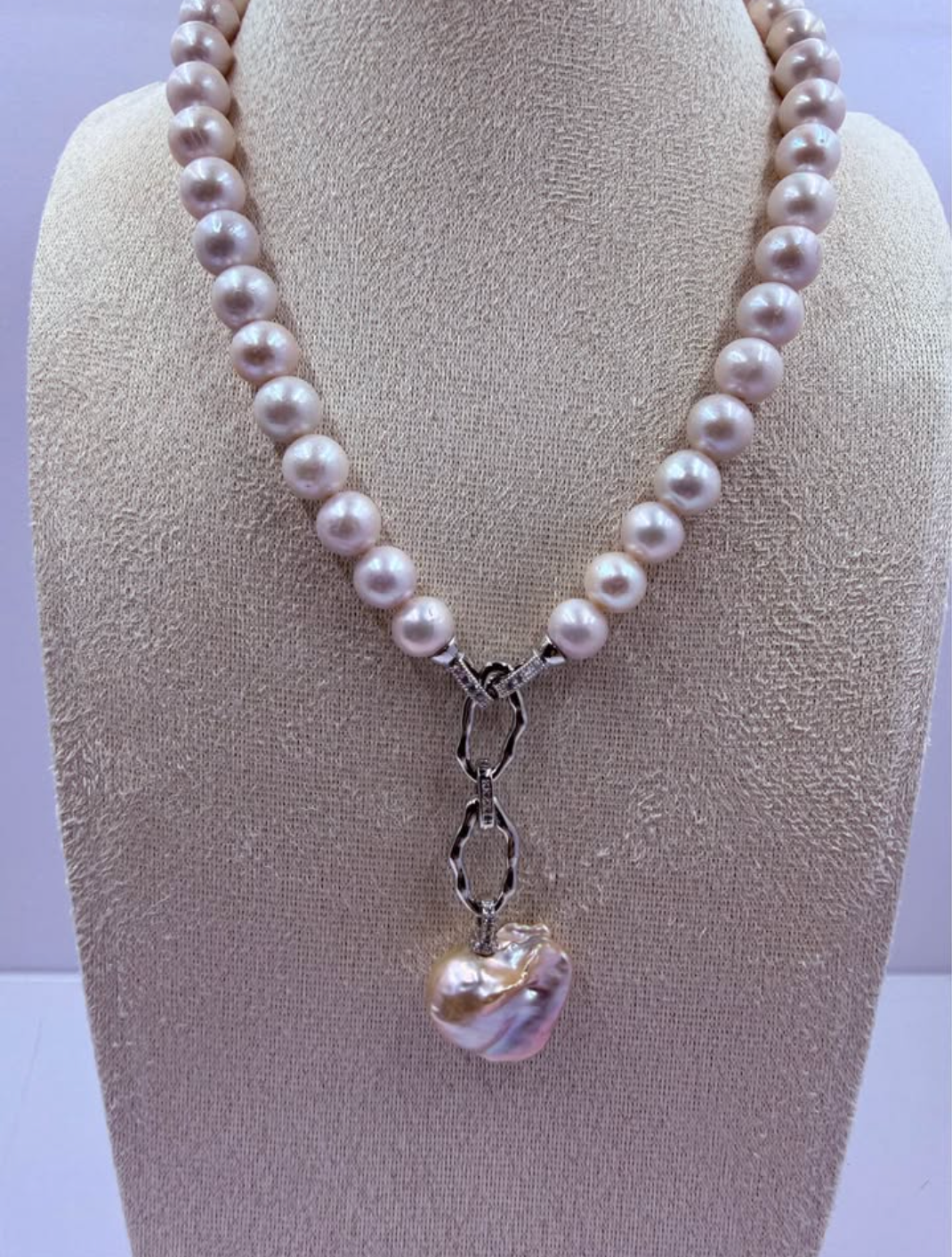 Blush Elegance — Freshwater Pearl Necklace