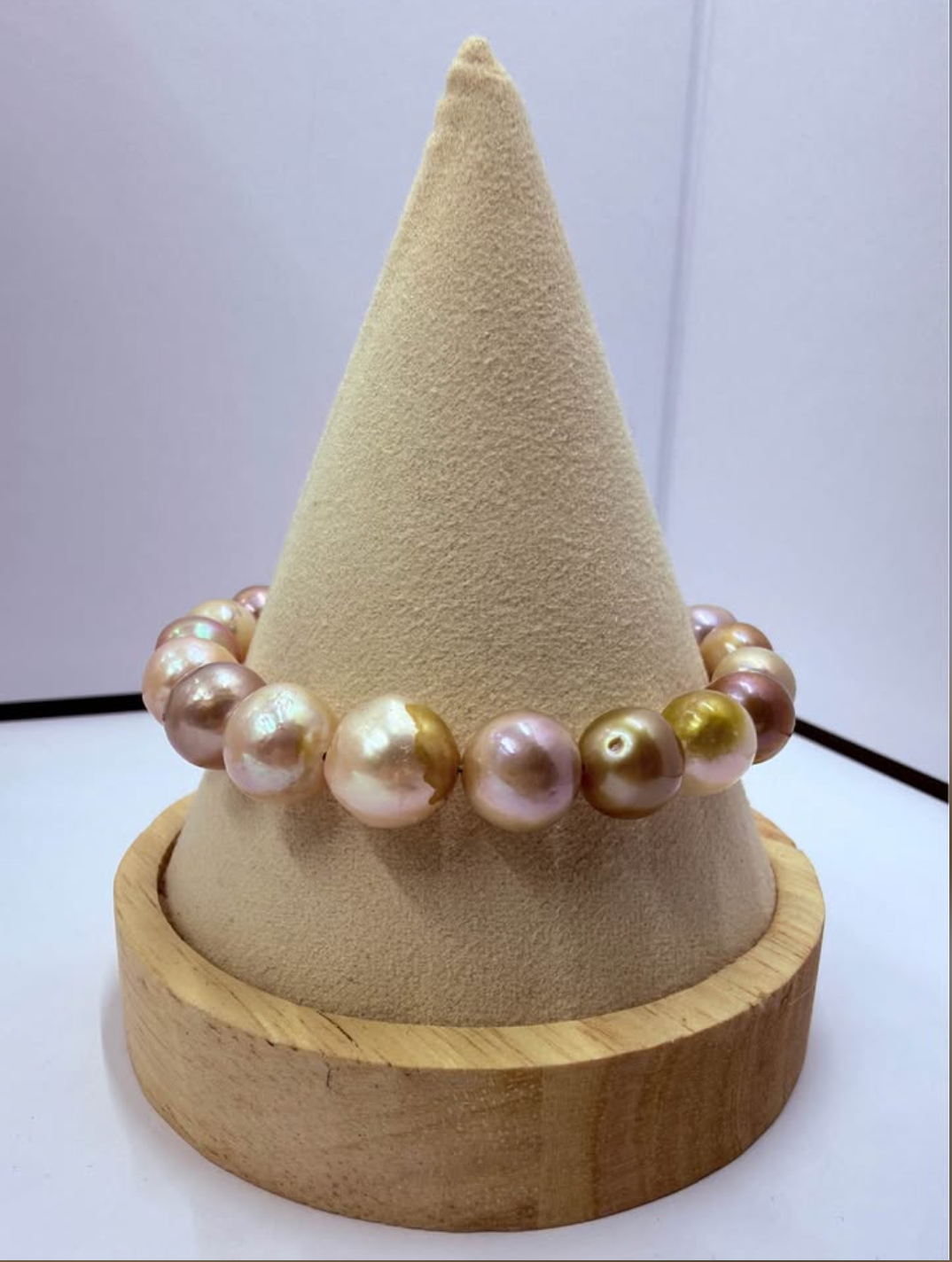 Chameleon Minimal Baroque Pearl Choker